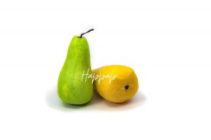 Poire en papier de soie réalisée avec la technique Happap – Création artisanale et décorative.